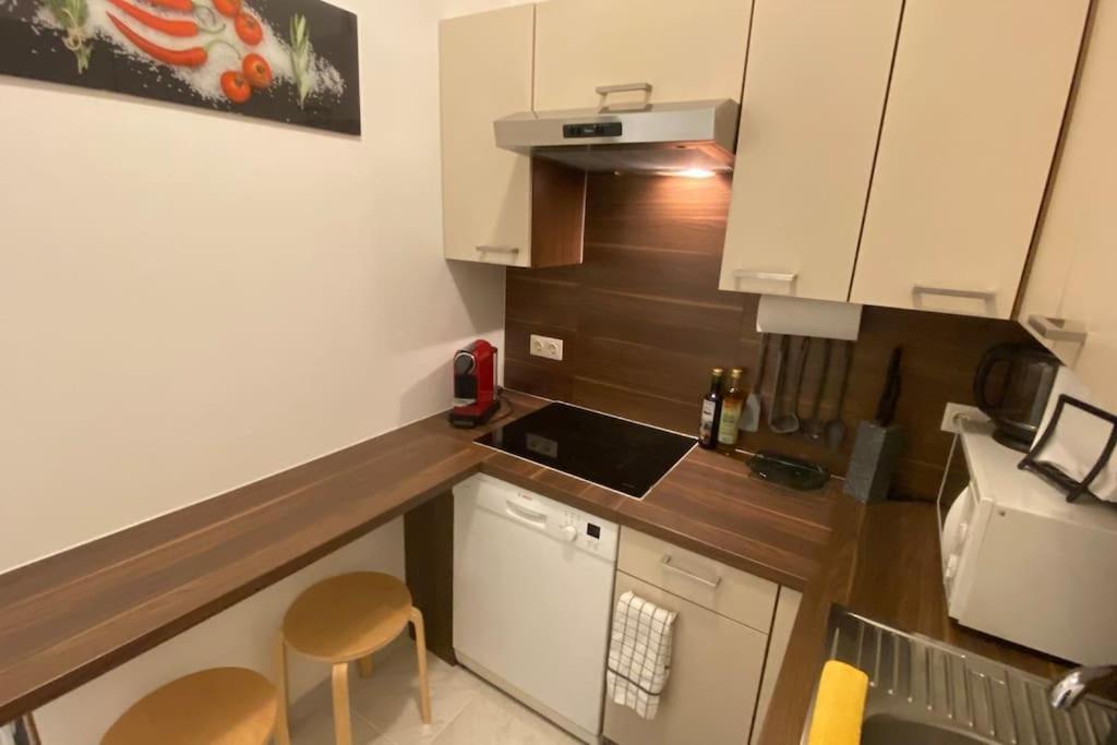 The Big Apple In Apartment